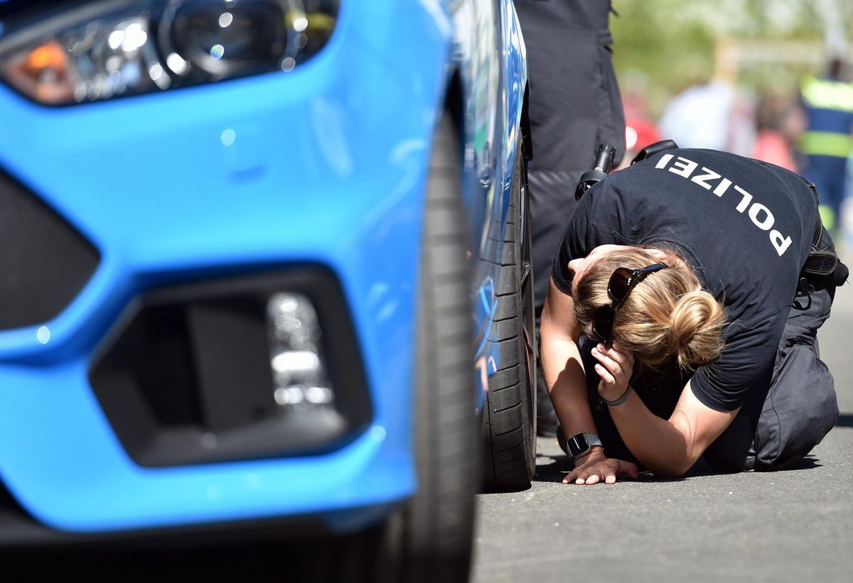Die Polizei ermittelt in alle Richtungen und hofft, dass sich in Lippstadt „keine Szene entwickelt“. Die Beamten wollen am Wasserturm jetzt noch präsenter sein. Symbolfoto: dpa
