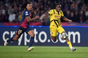 Jamie Gittens (r) ist derzeit ein begehrtes Spekulationsobjekt auf dem Transfermarkt. - Foto: Federico Gambarini/dpa
