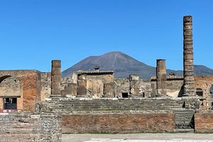 Bergauf ging es mit der Wasserqualität in den Bädern der antiken Stadt am Fuße des Vesuvs erst, nachdem die Römer ein Aquädukt gebaut hatten. (Archivfoto) - Foto: dpa