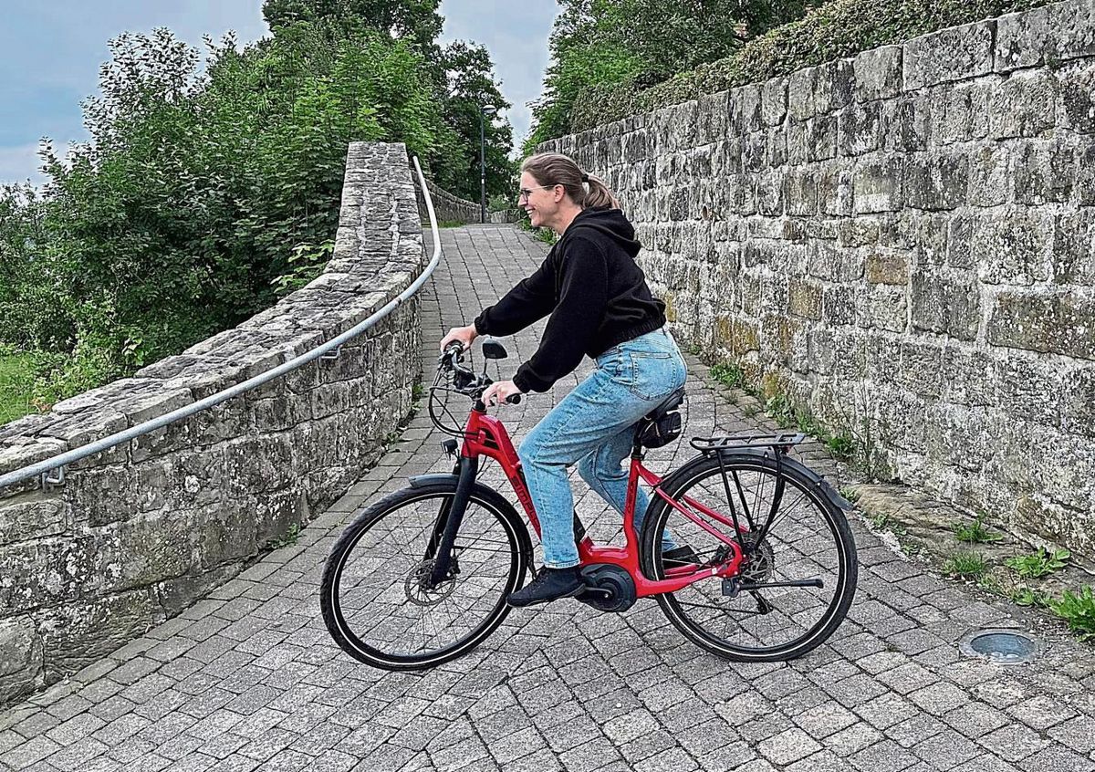 Mit dem E-Bike ist es heutzutage kein Problem mehr, die Rüthener Berge zu überwinden. Foto: Mirzayeva