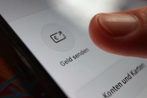 Der Bezahldienst Wero kann nun auch beim Online-Shopping genutzt werden. (Symbolbild) - Foto: Karl-Josef Hildenbrand/dpa