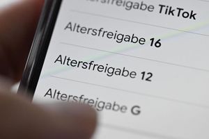 Andere Staaten haben ein Social-Media-Mindestalter bereits beschlossen oder bereiten es vor. (Symbolbild) - Foto: Bernd Weißbrod/dpa