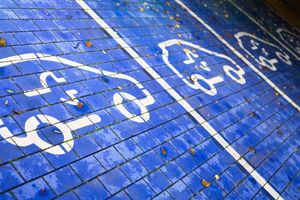 Nach rund zwei Jahren Förderstopp gibt der Staat wieder Geld für den Kauf von Elektroautos. - Foto: Julian Stratenschulte/dpa