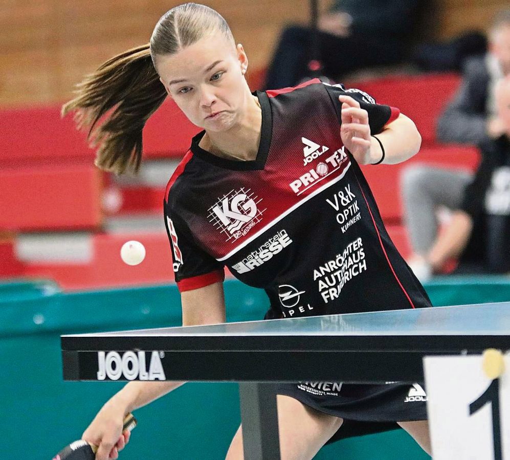 Für das Anröchter Happy End in Langstadt sorgte Leonie Berger (Foto). Nachdem der TTK bereits mit 0:5 zurücklag, krönte Berger mit ihrem Sieg im letzten Einzel die Anröchter Aufholjagd zum 5:5-Endstand. Foto: Wiegand