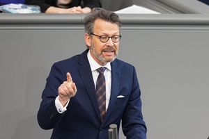 Der FDP-Haushaltsexperte Otto Fricke setzte sich angeblich gegen sechs Mitbewerber durch und wird neuer DOSB-Vorstandschef. - Foto: Michael Kappeler/dpa
