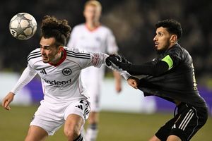 Theate und die Eintracht gaben den Sieg aus der Hand. - Foto: Uncredited/AP/dpa