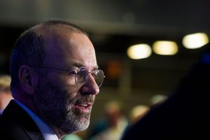 Der CSU-Politiker Manfred Weber ist beim Parteitag der Europäischen Volkspartei (EVP) in Valencia für eine zweite Amtszeit von drei Jahren gewählt worden. - Foto: Eduardo Manzana/EUROPA PRESS/dpa