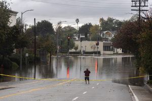 Schwere Unwetter sorgen im Süden Kaliforniens für Überschwemmungen. - Foto: Matthew Hoen/ZUMA Press Wire/dpa