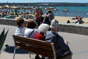 44 Prozent eines Babyboomer-Jahrgangs gehen vorzeitig in Rente und haben Zeit zum Beispiel fürs Reisen. (Archivbild) - Foto: Jens Kalaene/dpa