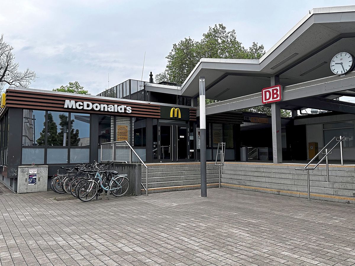 Die McDonalds-Filiale am Lippstädter Bahnhof schließt. Foto: Cegelski