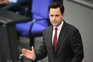 Der Vorsitzende der Jungen Union, Johannes Winkel, verlangt von der Bundesregierung große Sozialreformen. (Archivfoto) - Foto: Niklas Graeber/dpa