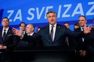 Ministerpräsident Andrej Plenkovic braucht zum Weiterregieren einen Koalitionspartner. - Foto: Darko Vojinovic/AP