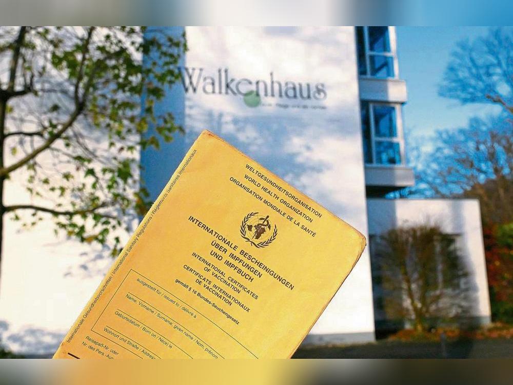 Die einrichtungsbezogene Impfpflicht betrifft ab kommenden März neben Kliniken oder Arztpraxen auch alle Mitarbeiter in Seniorenheimen – wie hier das Walkenhaus Seniorenheim in Bad Waldliesborn. Foto: Bsdurek