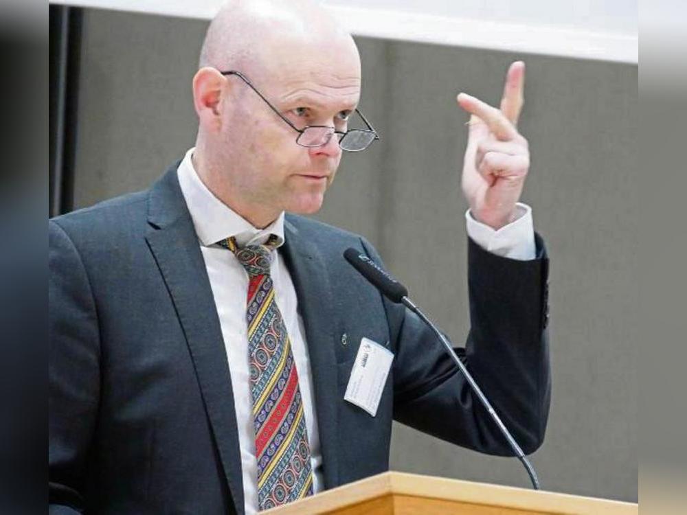 Superintendent Dr. Manuel Schilling schmerzt die Aufgabe von Kirchen und Versammlungsstätten.