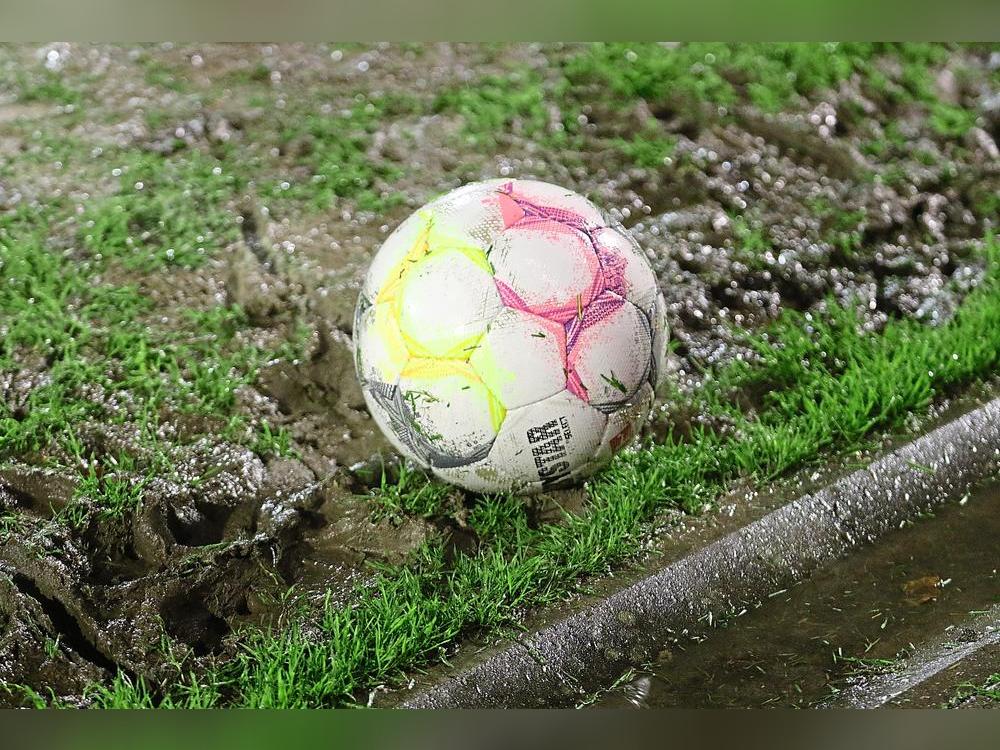 Erneut abgesagt werden musste das Pokalspiel des SV Lippstadt gegen Meinerzhagen. Nun wird es erst 2024 ausgetragen. Foto: Lütkehaus