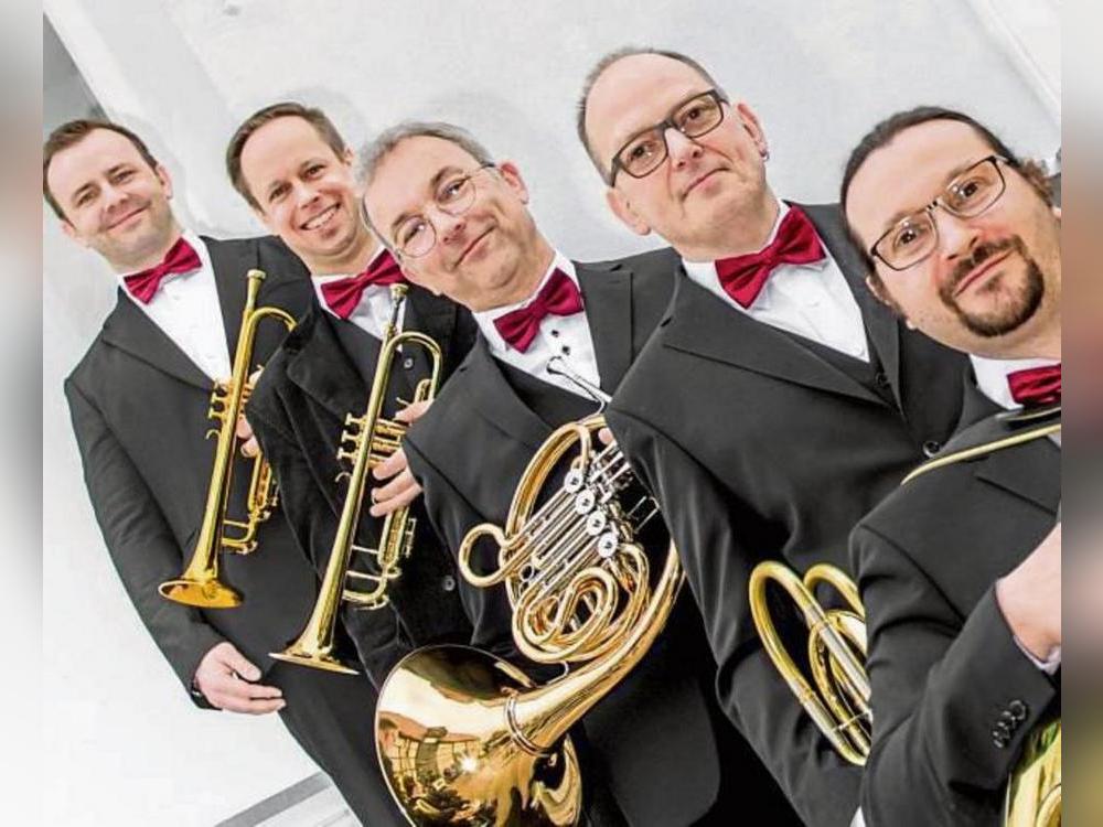 Das Blechbläserquintett Quintity Brass aus Olsberg spielt in Völlinghausen auf. Foto: Andreas Weller