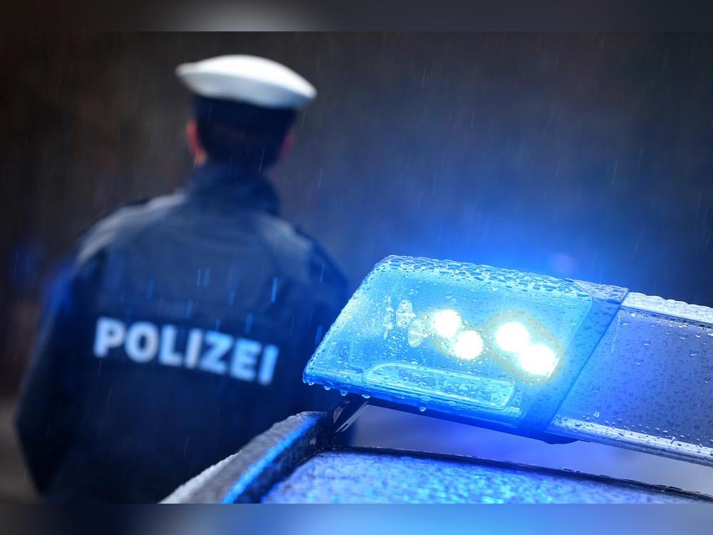 Am 15. Oktober 2022 esklierte am Kuhmarkt die geplante Kassenpfändung bei einer Coacktail-Bar. Neben dem Bar-betreiber muss sich auch sein Bruder vor Gericht verantworten.