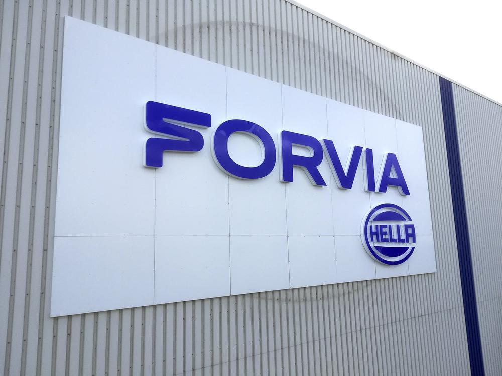 In der Firmengruppe Forvia mit weltweit knapp über 150 000 Mitarbeitern startet das Projekt „EU Forward“ – und dabei könnten bis 2028 bis zu 10 000 Stellen in Europa wegfallen.