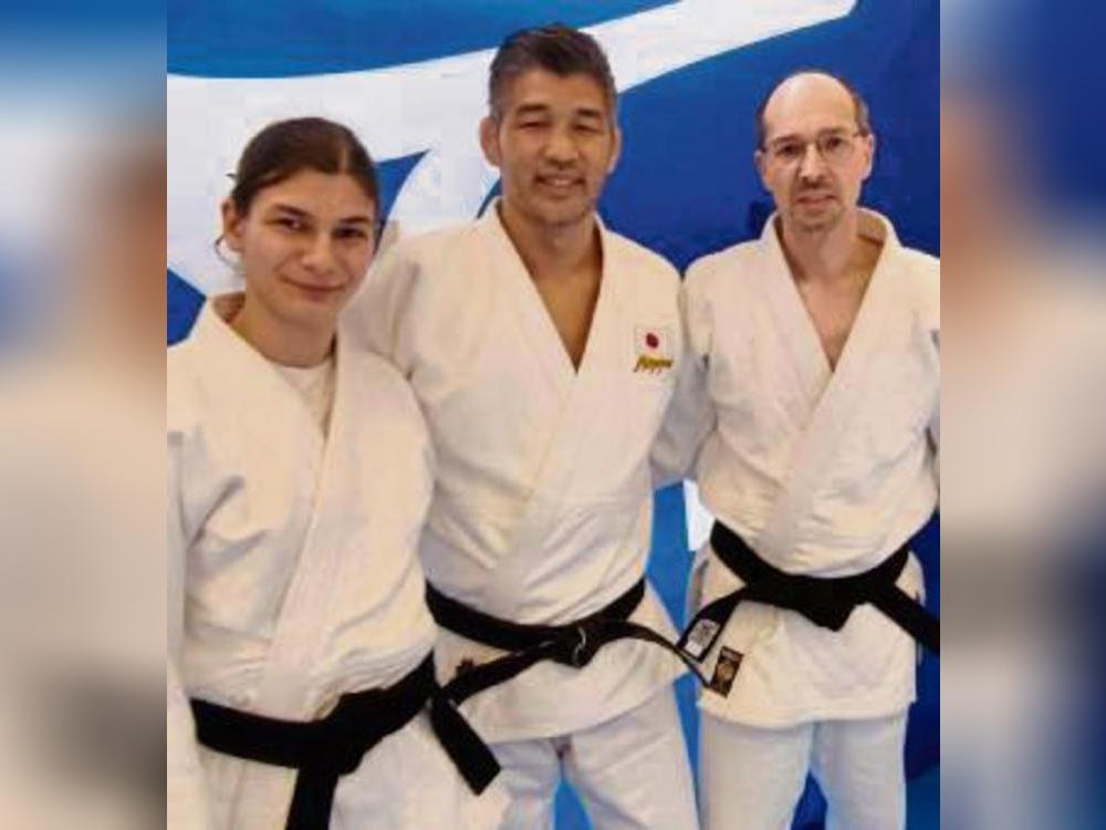 Trainierten in Köln mit Olympiasieger und Weltmeister Kosei Inoue (M.): Pia Benzigül und Stefan Großkreuz vom DJV Yawara Lippstadt.