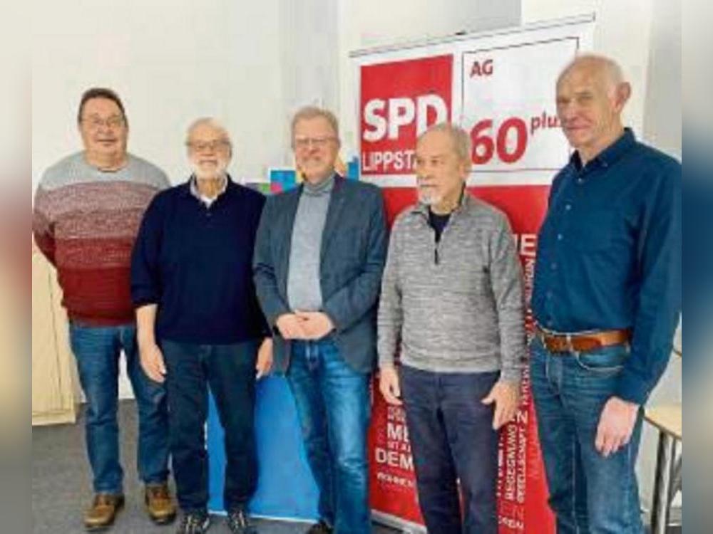 Die von links abgebildeten Hans-Joachim Danzebrink, Martin Schulz, Karl-Heinz Tiemann, Hans-Joachim Kühler und Franz Bussmann bilden bis in das Frühjahr 2026 den Vorstand.