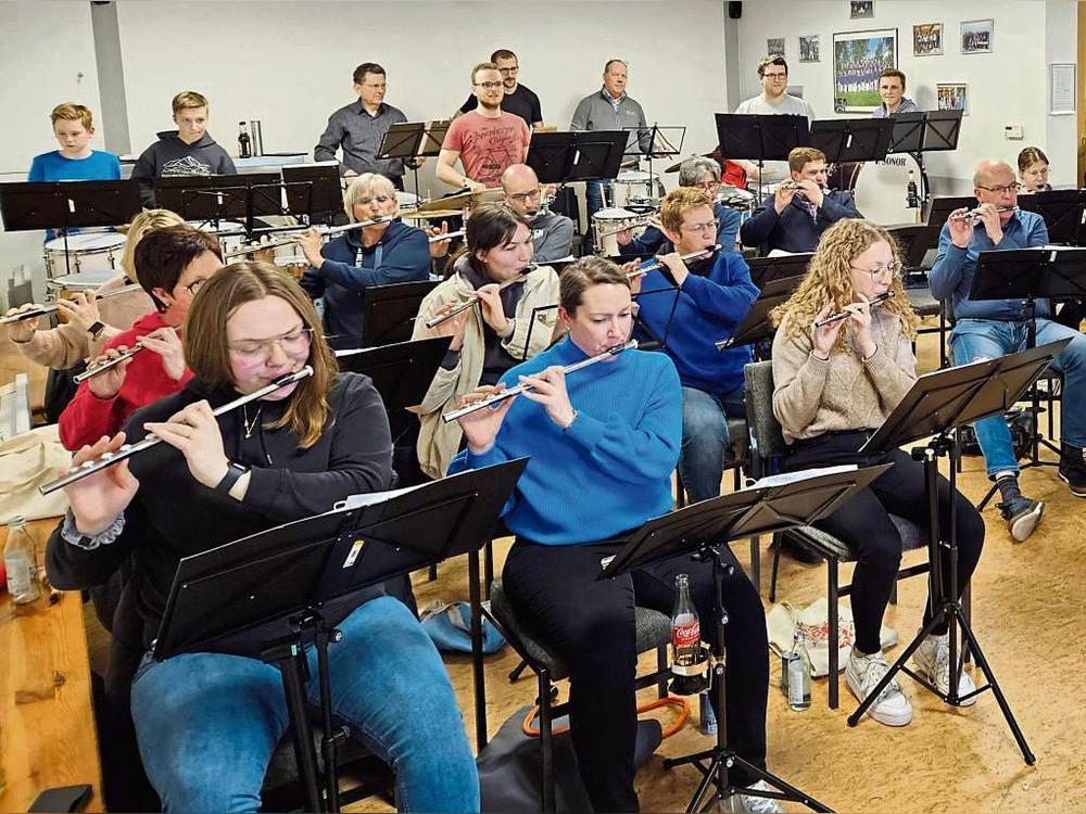 Fleißig üben derzeit die Musiker des Tambourkorps Mellrich für ihr Konzert. Am Feinschliff arbeiteten sie unter anderem an einem Probentag vor Ostern.