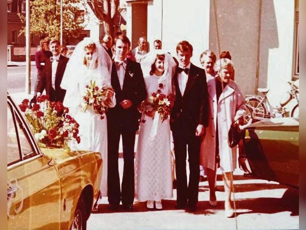 1974 feierten die Zwillinge Anneliese und Ruth mit ihren Ehemännern Jürgen und Peter eine Doppelhochzeit.