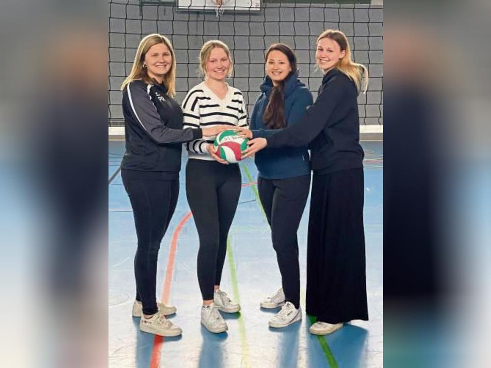 Im Trainerstab der Volleyballabteilung des SuS Störmede gibt es einige Verschiebungen beziehungsweise Änderungen. Auf dem Foto (v.l.): Pia Renkamp, Lara Rauen, Vanessa Herrmann und Annika Seifert.