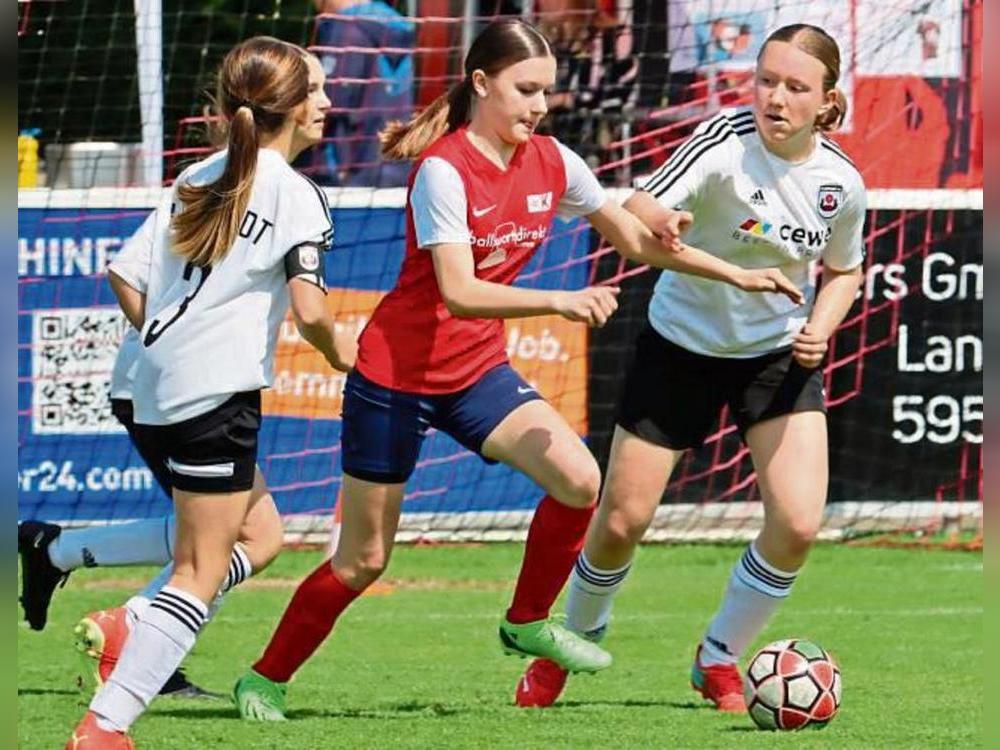 Beim SV Lippstadt gibt es über Pfingsten das volle Programm Jugendfußball. Insgesamt fünf Mädchenturniere werden in der Liebelt-Arena an zwei Tagen ausgetragen. Foto: Feichtinger