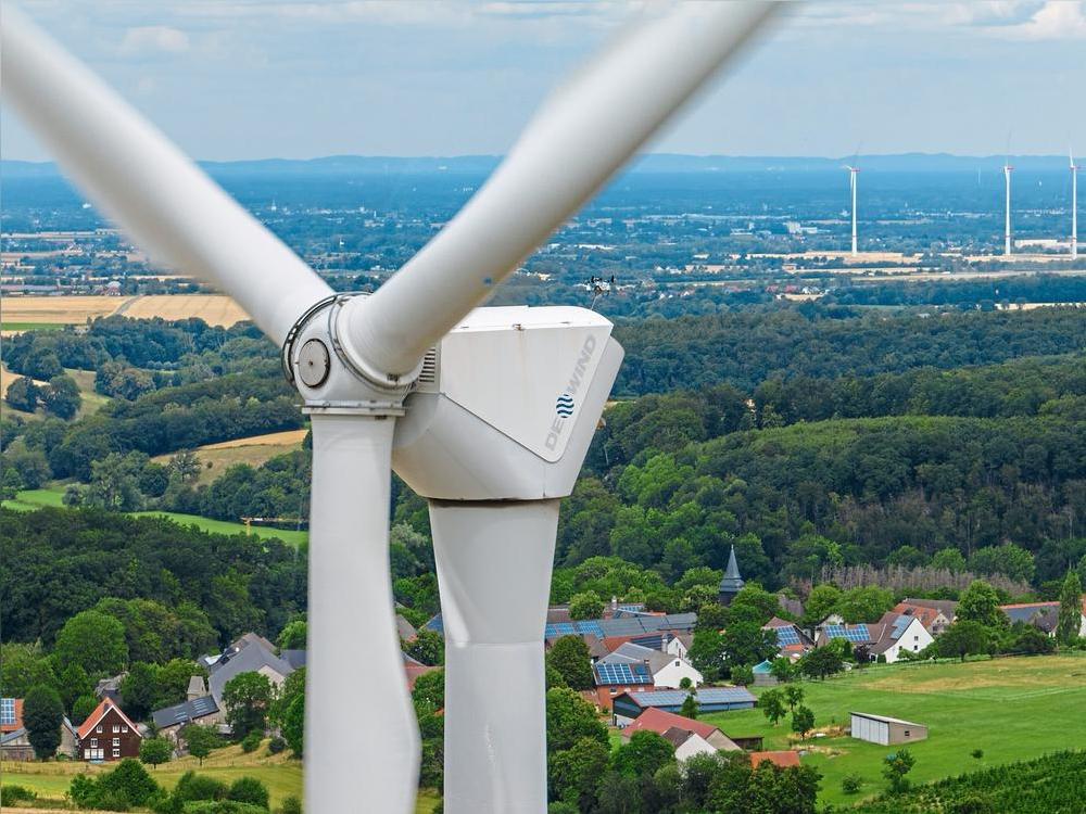 Im Regionalrat ging es jetzt um künftige Windenergie-Standorte im Kreis Soest und im Hochsauerlandkreis. Foto: Eickhoff