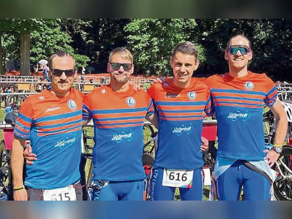 Das Triathlon-Männerteam des LTV startete in die Verbandsliga-Saison: Friedrich Julian Merschmann, Achim Ptasinski, Dominik Diers und Hermann Balschukat.