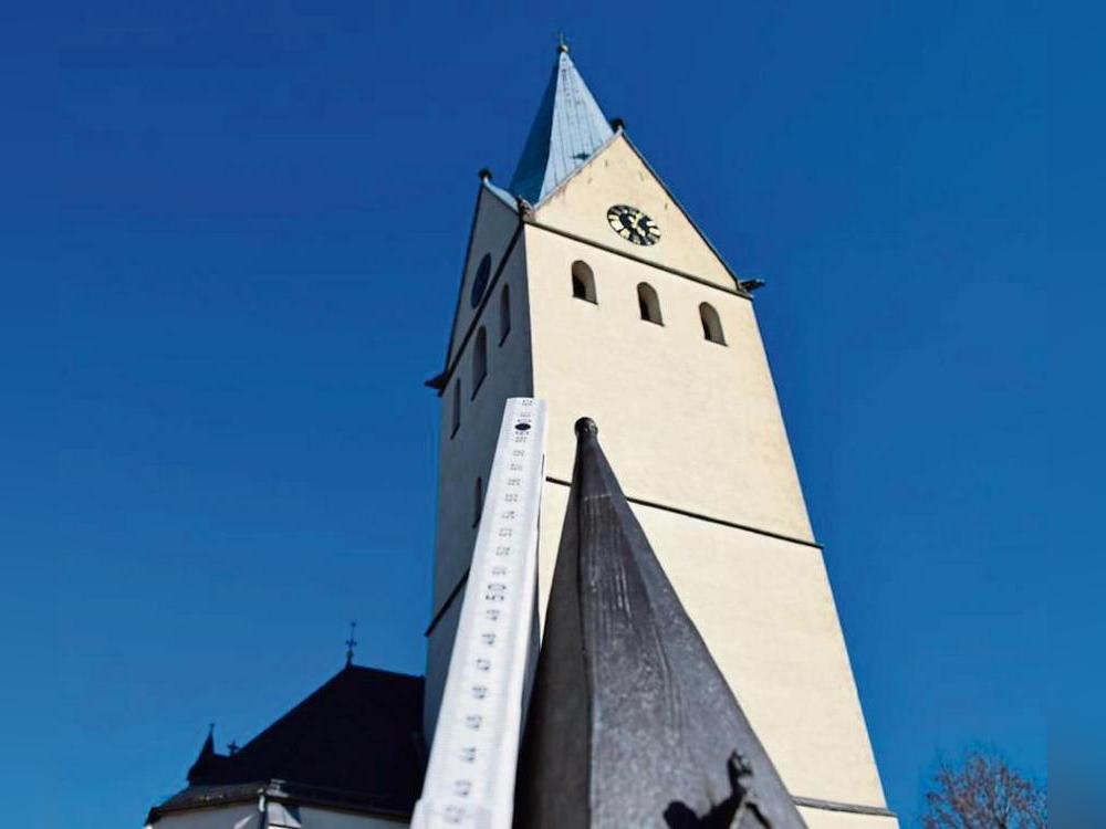 Zur Überprüfung ihrer Navigationskarten hat die Bundeswehr die Höhe des Turms der Stadtkirche vermessen. Natürlich mit richtigem Equipment. Symbolfoto: Kossack