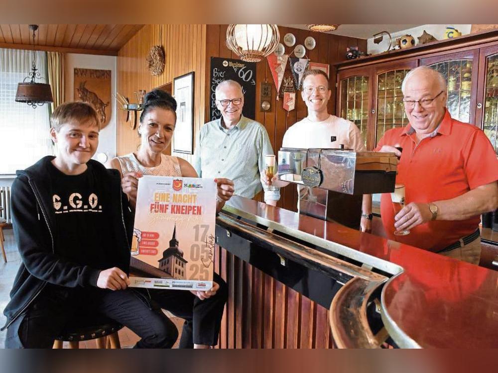 Die Organisatoren und gastgebenden Kneipenwirte freuen sich auf das außergewöhnliche Musik-Event im Erwitter Ortsteil Horn: (v.l.) Lisa Wunsch, Sabine Aust, Martin Jöring, Philipp Stiens und Karl Stiens. Foto: Giannakis