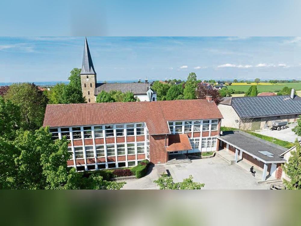 Der Teilstandort der Pankratius-Grundschule in Mellrich ist nicht besonders groß, mehr als eine Klasse pro Jahrgang kann allein aus Platzgründen nicht gebildet werden. Auch diese Einzügigkeit wirkt sich auf die Nachfrage nach einem offenen Ganztag aus. Foto: Eickhoff