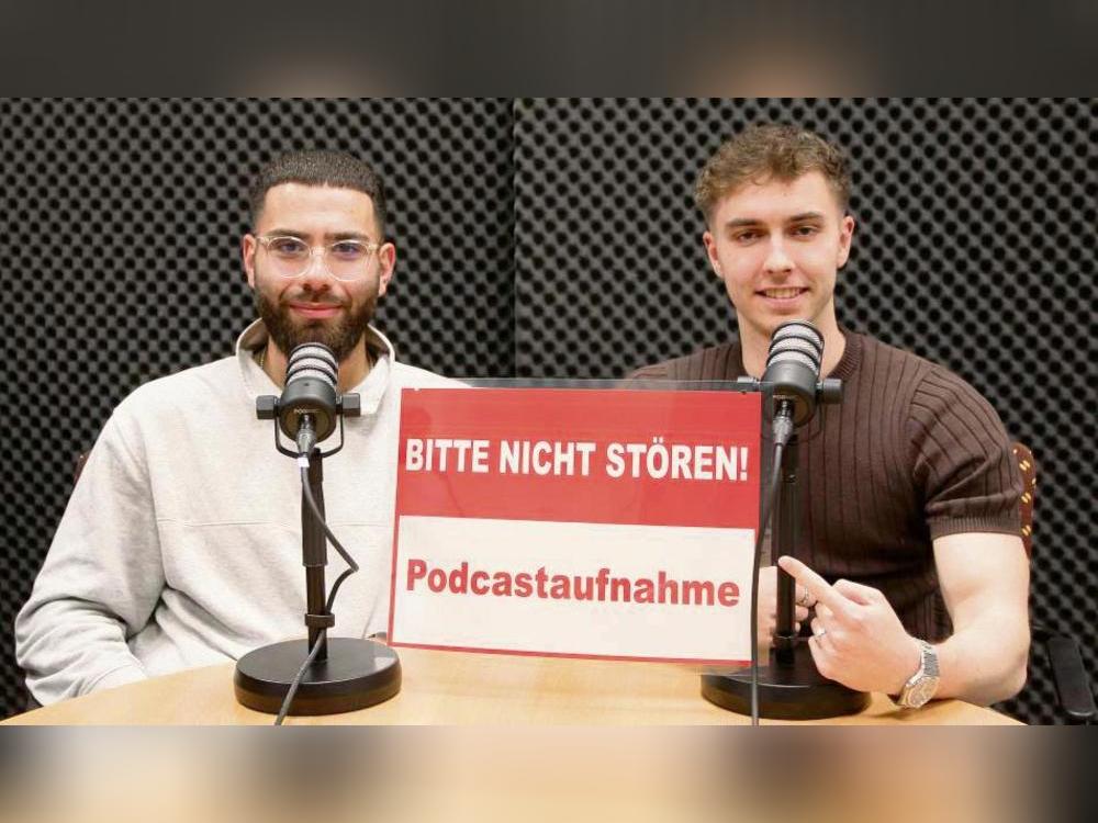 Kamal Guliyev (l.) und Artur Götz haben den Laufclub Run n’ Sip ins Leben gerufen. Über das Projekt haben sie in der neuen Folge von „Dicke Lippe“ gesprochen. Foto: Puls
