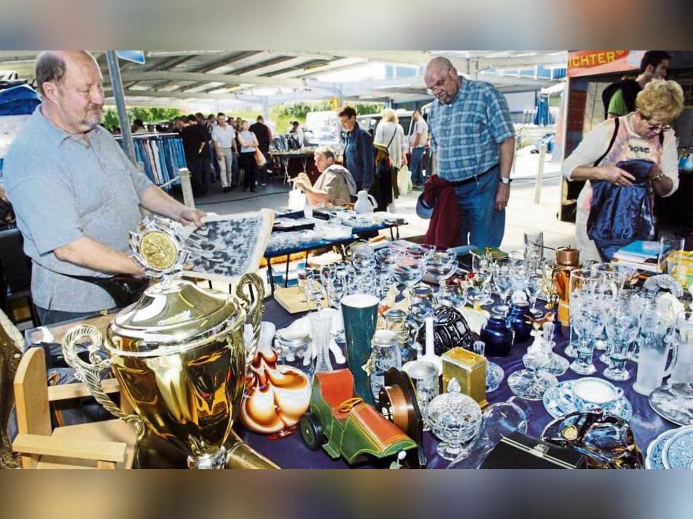 Benninghausen wird zum bunten Marktplatz: Am Samstag, 28. Juni, feiert der erste Dorftrödel seine Premiere. Ran an die Schnäppchen! Foto: dpa