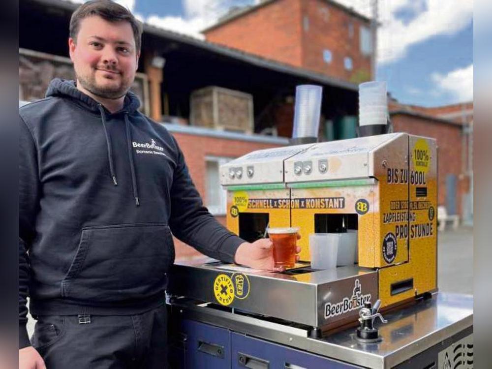 Der HSHL-Absolvent Domenic Drechsel (Entrepreneurship-Master) hat die Firma Beer-Booster in Delbrück im Nebenerwerb gegründet. Hauptberuflich ist er übrigens Mitarbeiter in einem Forschungsprojekt zur Energieeffizienz bei KI.