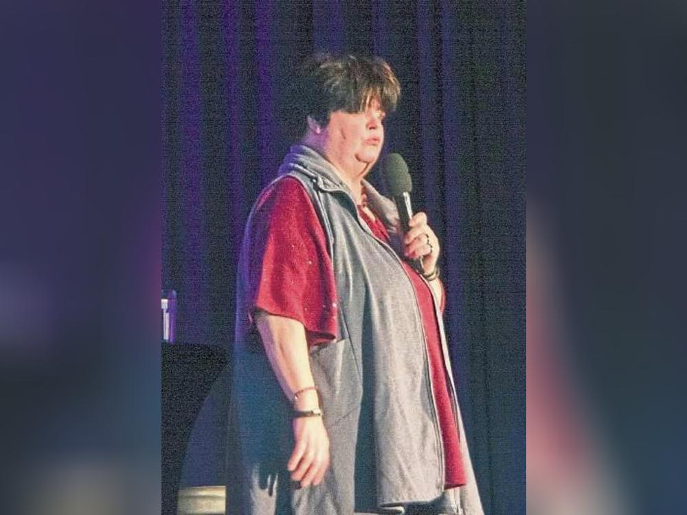 Die wunderbare Ingrid Kühne braucht auf der großen Bühne keinerlei Requisiten. Foto: Wissing