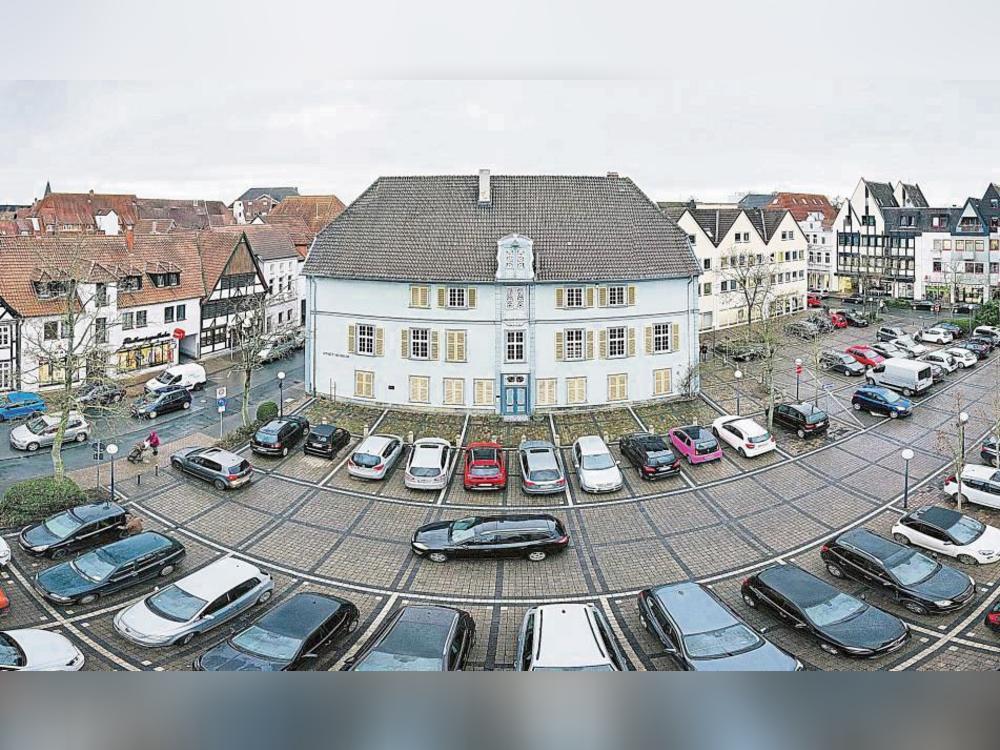 Die Lippstädter CDU liebt den Marktplatz – und das Stadtmuseum nach eigenem Bekunden auch. Deshalb ist jetzt der gesamte Vorstand in den Förderverein eingetreten. Foto: Eickhoff