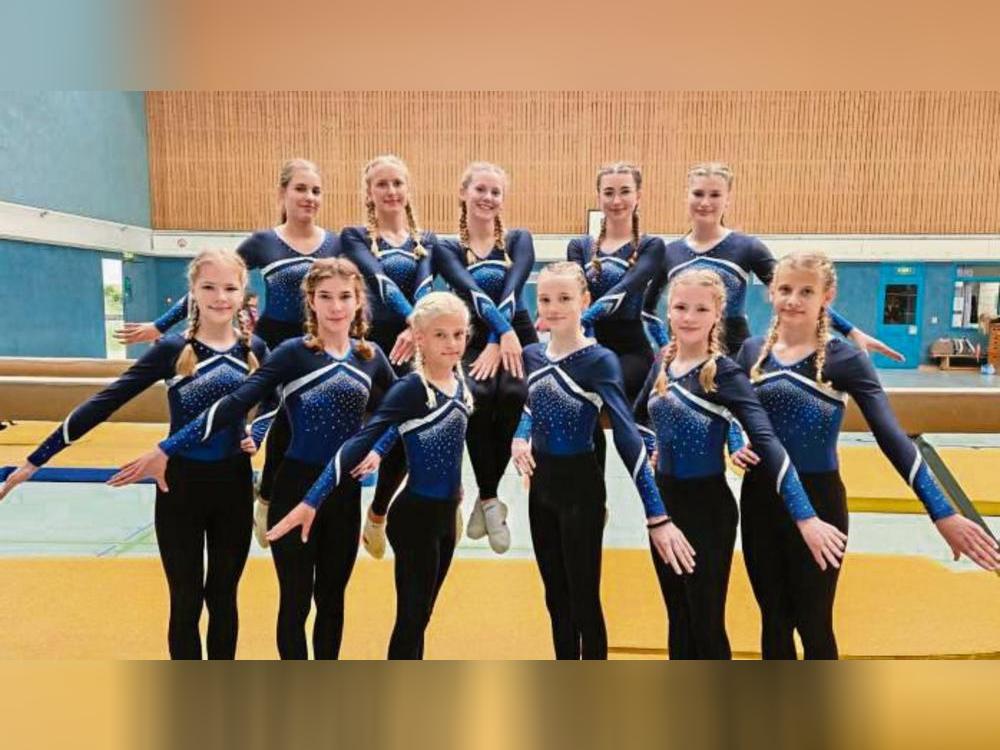 Für den SCL starteten (h.v.l.) Aurelia Schulzek, Mira Brieskorn, Léna Castagné, Diana Hartmann, Jana Hiebert, (v.v.l.) Arina Schmidt, Lisa Schindler, Kate Becker, Edda Coralic, Alissa Schmidt und Julienne Becker.