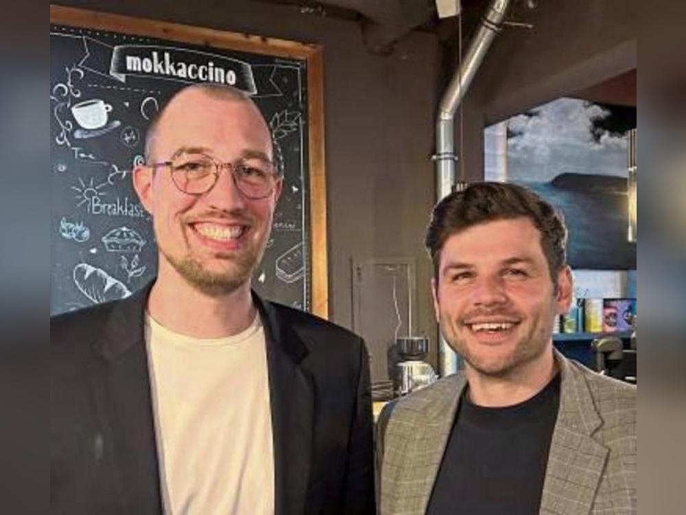 Austausch zwischen Kandidat und Bürgermeister: Dr. Torben Terwey (l.) und Enrico Eppner