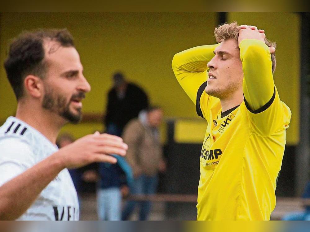 Nicht zu fassen, was der SuS Bad Westernkotten (hier mit Daniel Bertels, r.) gegen Sundern an Chancen versiebte. Normalerweise hätten diese für zwei oder drei Spiele gereicht. So blieb es am Ende beim enttäuschenden 0:0. Foto: Heinke