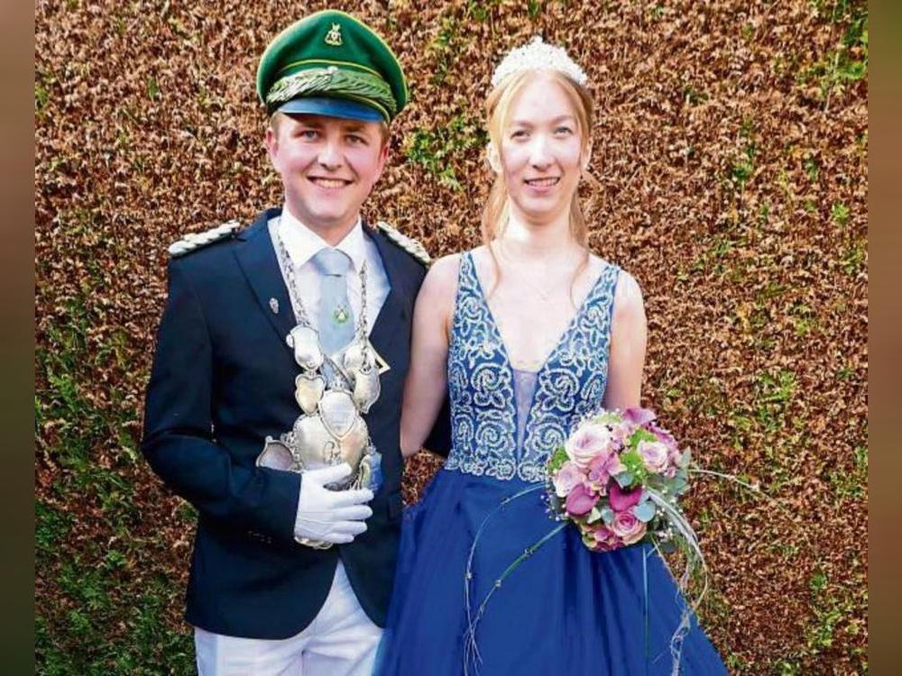 Moritz Schwietzer und Franziska Claus regieren für ein Jahr die Mellrich-Waltringhauser Schützen. Foto: Priesnitz