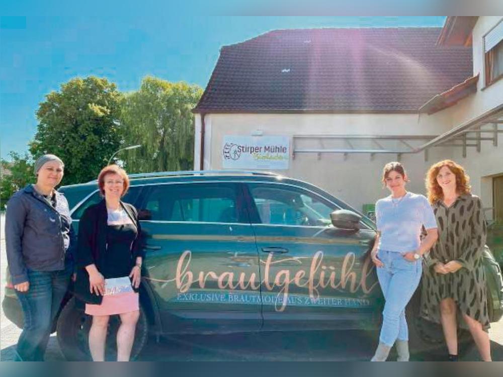 Aus Stirper Mühle wird „Brautgefühl“: v.l. Katja Sauerborn und Stefanie Schleiermacher mit ihren Mitarbeiterinnen Jessica Weber und Sabrina Berghoff.