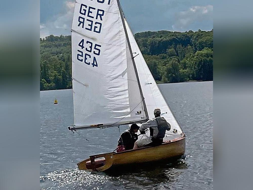 Für Vera Kossack und Uwe Rüthing vom Segelclub Lippstadt lief beim FJ-Cup am Möhnesee alles rund. Foto: Dirkes
