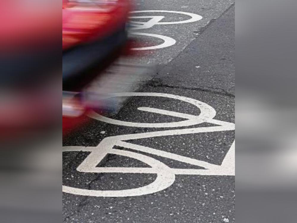 Wird die Esbecker Straße zwischen Lüning- und Steinstraße bald Fahrradstraße? Es soll geprüft werden. Foto: dpa