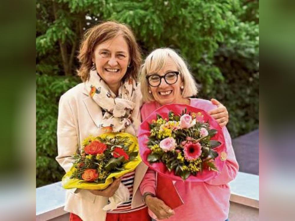 Annette Hoberg-Trockel (l.) und Annette Guddorf-Ringhoff sind nun ausgebildete Trauerbegleiterinnen.