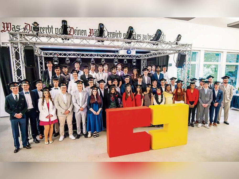 Am HSHL-Campus in Lippstadt wurden zahlreiche Studierende nach erfolgreichem Abschluss verabschiedet.