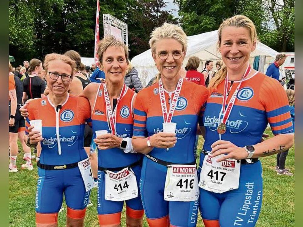 Beim Triathlon in Oelde stellten sich auch (v.l.) Annegret Wolke, Kirsten Hild, Melanie Wallmeier und Clarissa Studinski vom LTV Lippstadt der Konkurrenz.
