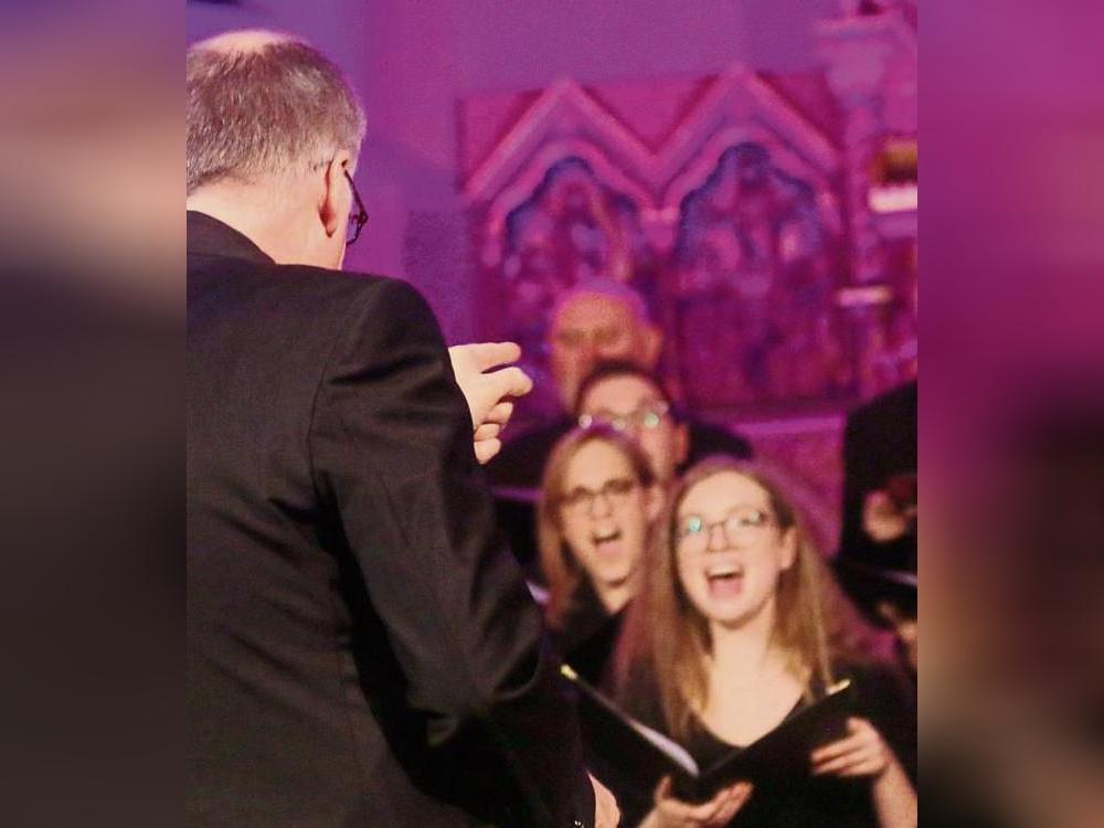 Mendelssohn zum Geburtstag: Das Vocalensemble Erwitte steht mit dem Chor Unisono und der Neuen Philharmonie Westfalen auf der Bühne. Archivfoto: Heier