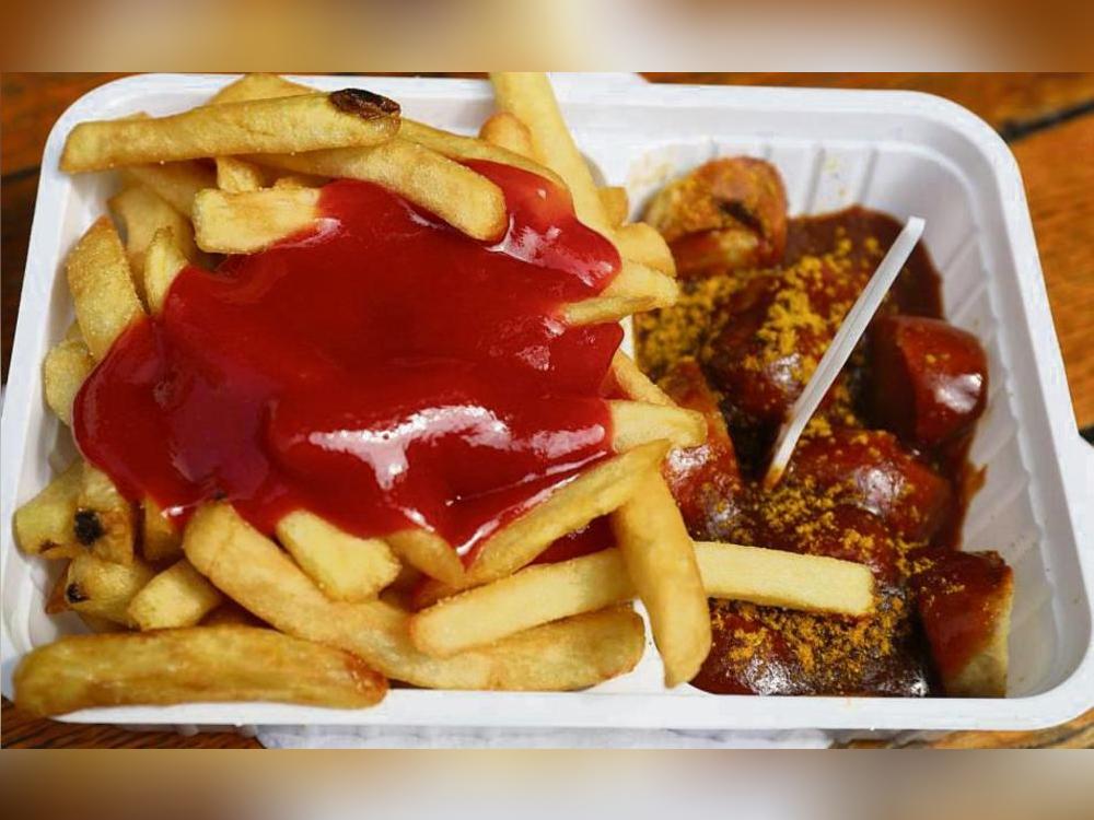 Hmmm, lecker, lechzt der knurrende Magen. Mir wird übel, klagt die Umwelt angesichts der Plastikschale. In vielen Städten wird aktuell eine Verpackungssteuer geprüft. foto: dpa